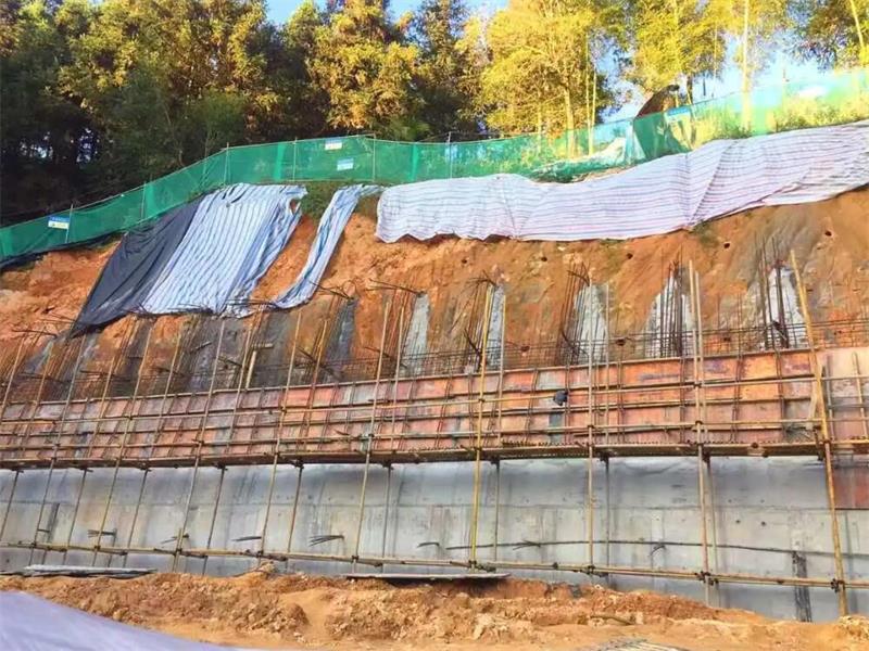 边坡支护施工